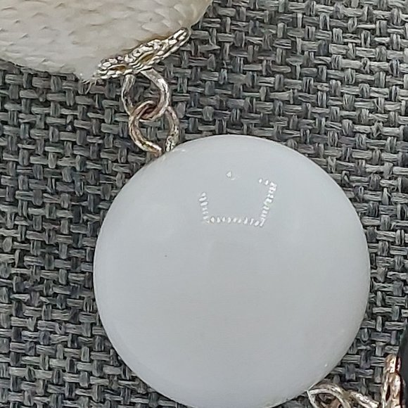 Black White Beaded Necklace Asymmetrical Silver Toned Chain Resin Beads 21" Long - Picture 5 of 11